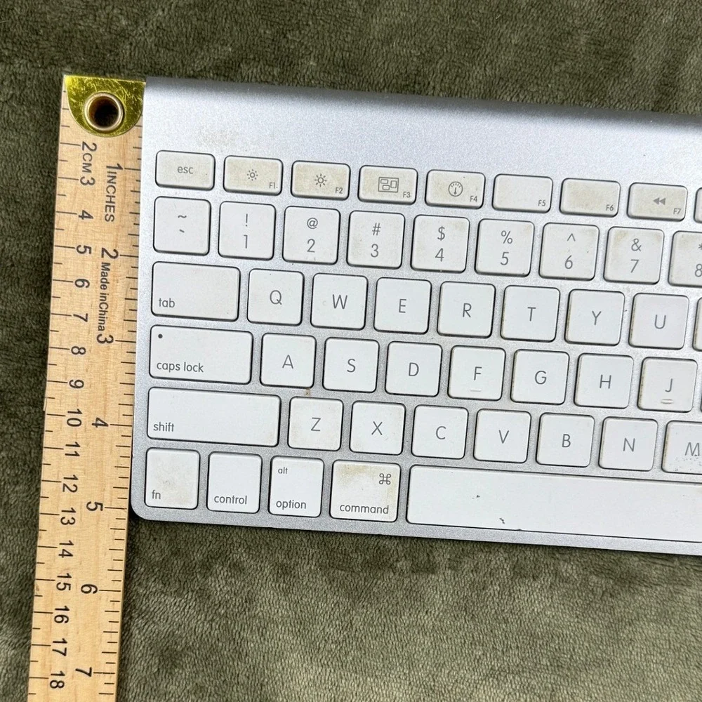 Apple Wireless Keyboard A1314 Silver Aluminum Bluetooth‎ MC184LL/B Mac iPad